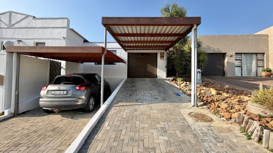 3 Bedroom Property for Sale in Mountainside Western Cape